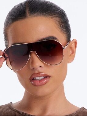 Shield style women’s sunglasses